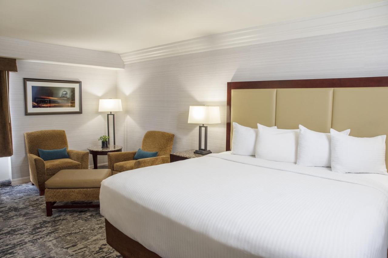 The Madison Concourse Hotel Экстерьер фото