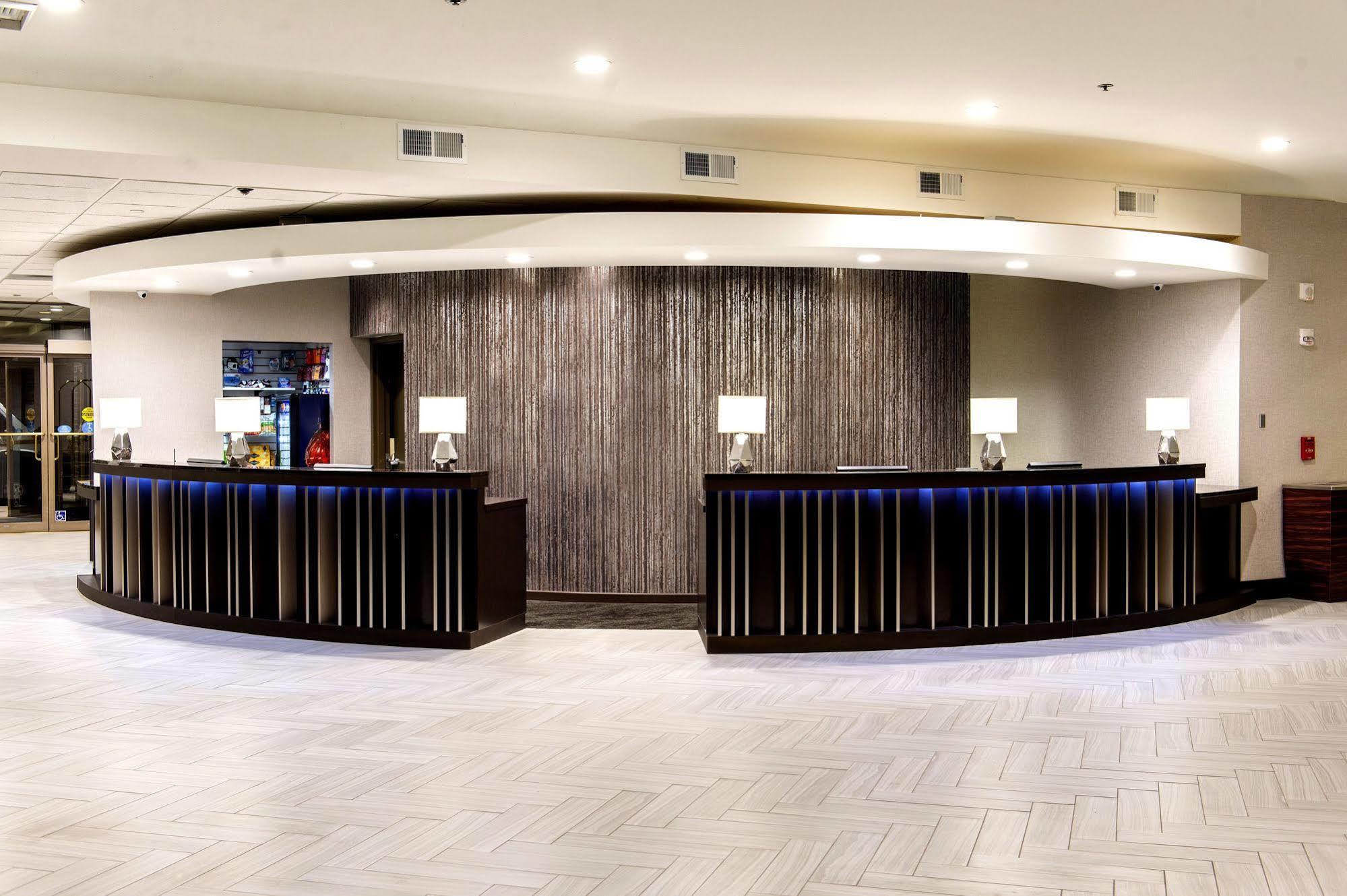 The Madison Concourse Hotel Экстерьер фото